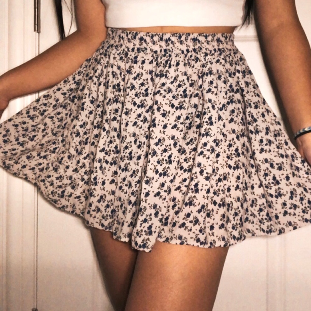 American Eagle ditsy floral skirt
